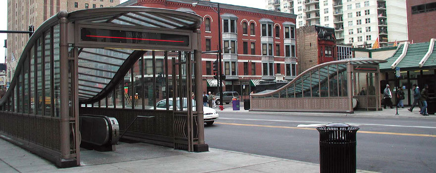 exterior of Chicago red line entrance