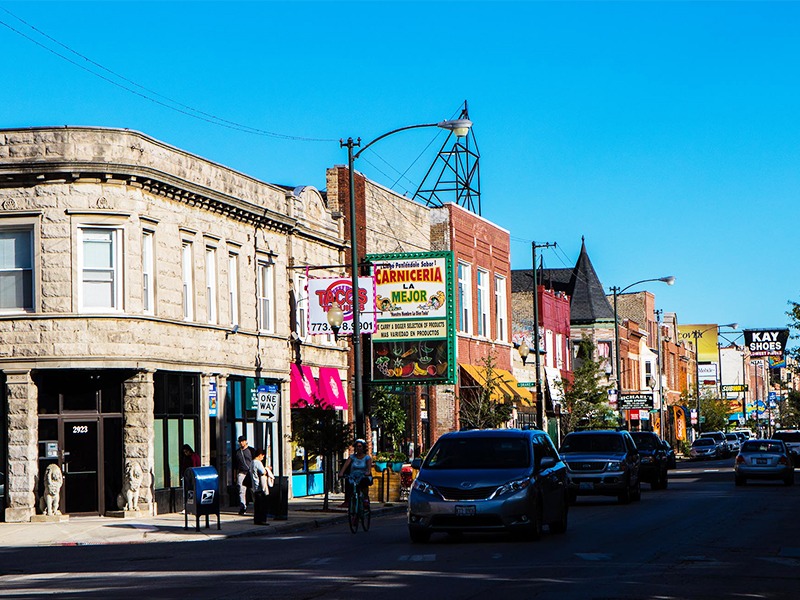 Bucktown sprung to prominence in the 90s, when artists and musicians began moving in and single-family-home builders, priced out of Lincoln Park, began replacing original worker's cottages with new-builds. Bucktown housing is now primarily single-family homes, with new builds and older cottages often side-by-side.